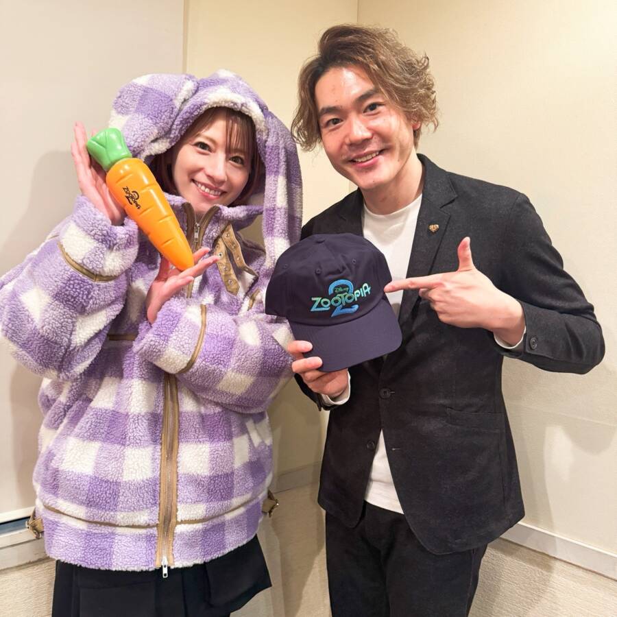 【SALE】濱田めぐみ&彩吹真央さん掲載ページ（約A3サイズ）#6556 濱田めぐみさんご来店！｜D's Café supported by ディズニー☆JCB