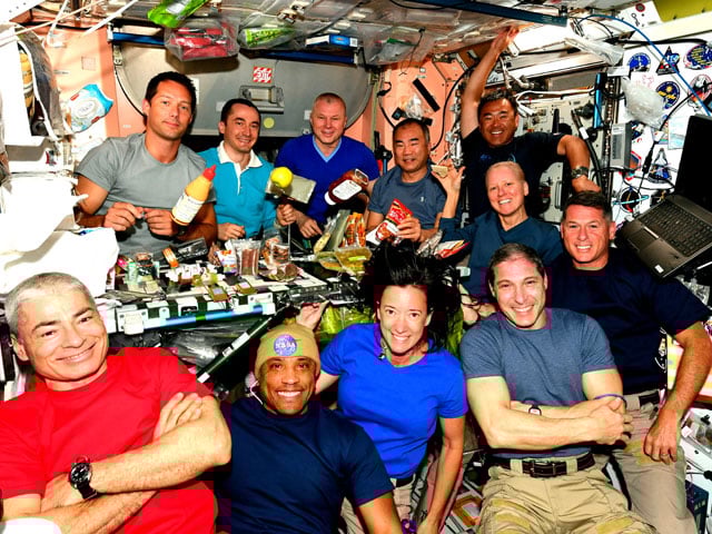 写真協力：野口聡一、幻冬舎